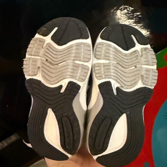 New Balance 990v5 toddler grey suede size 6 - Picture 4 of 4